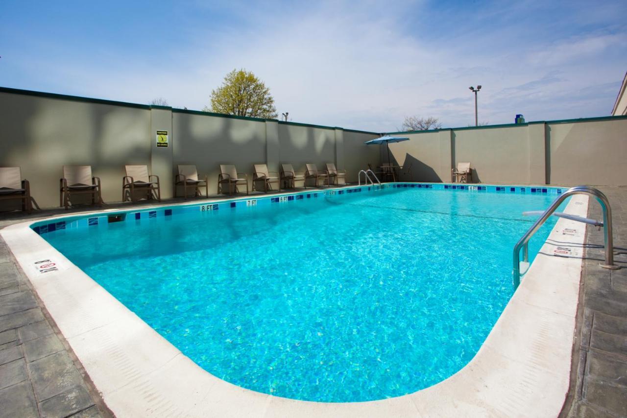 Holiday Inn Express Washington Dc Sw - Springfield By Ihg Exterior foto