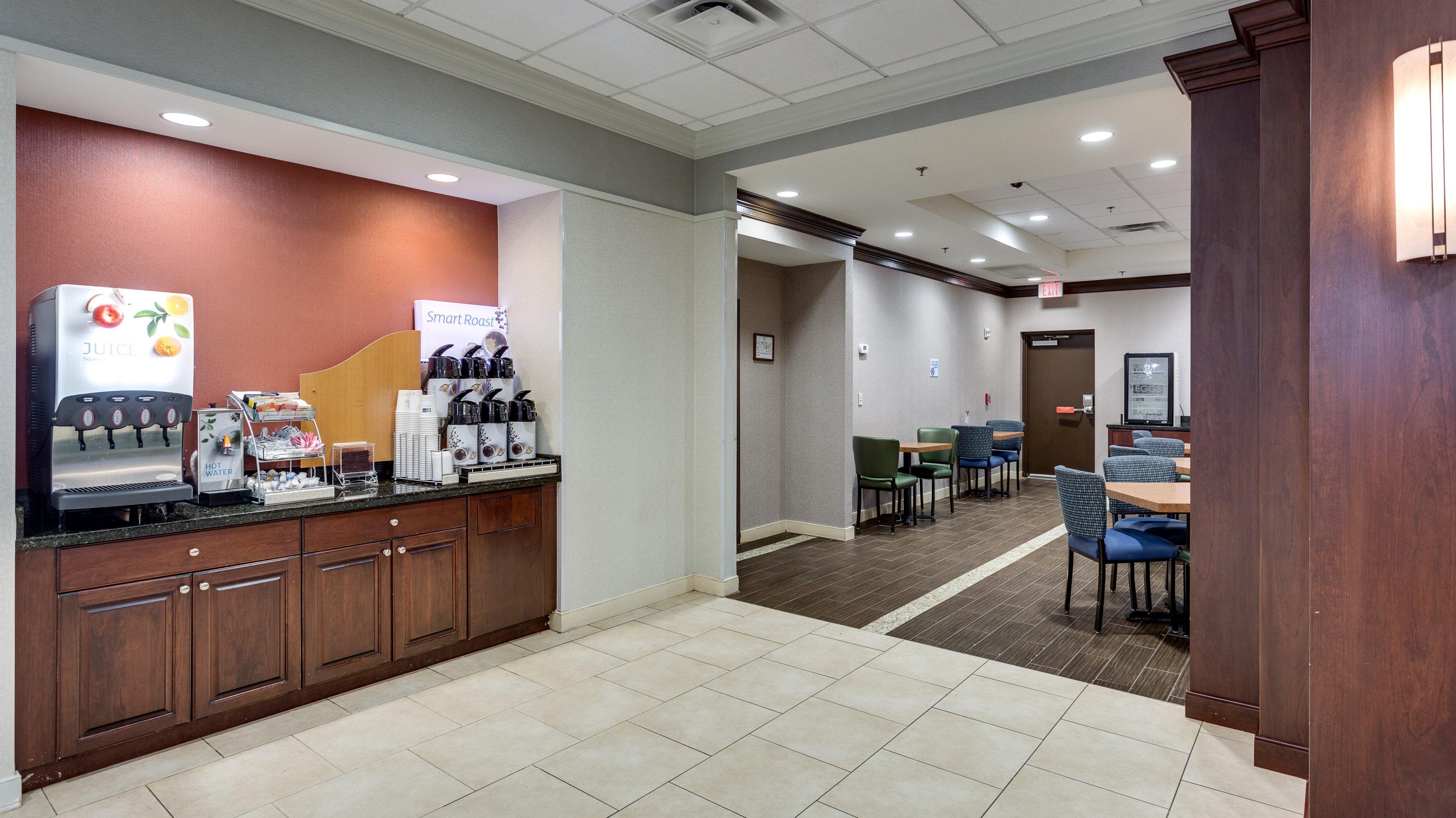 Holiday Inn Express Washington Dc Sw - Springfield By Ihg Exterior foto