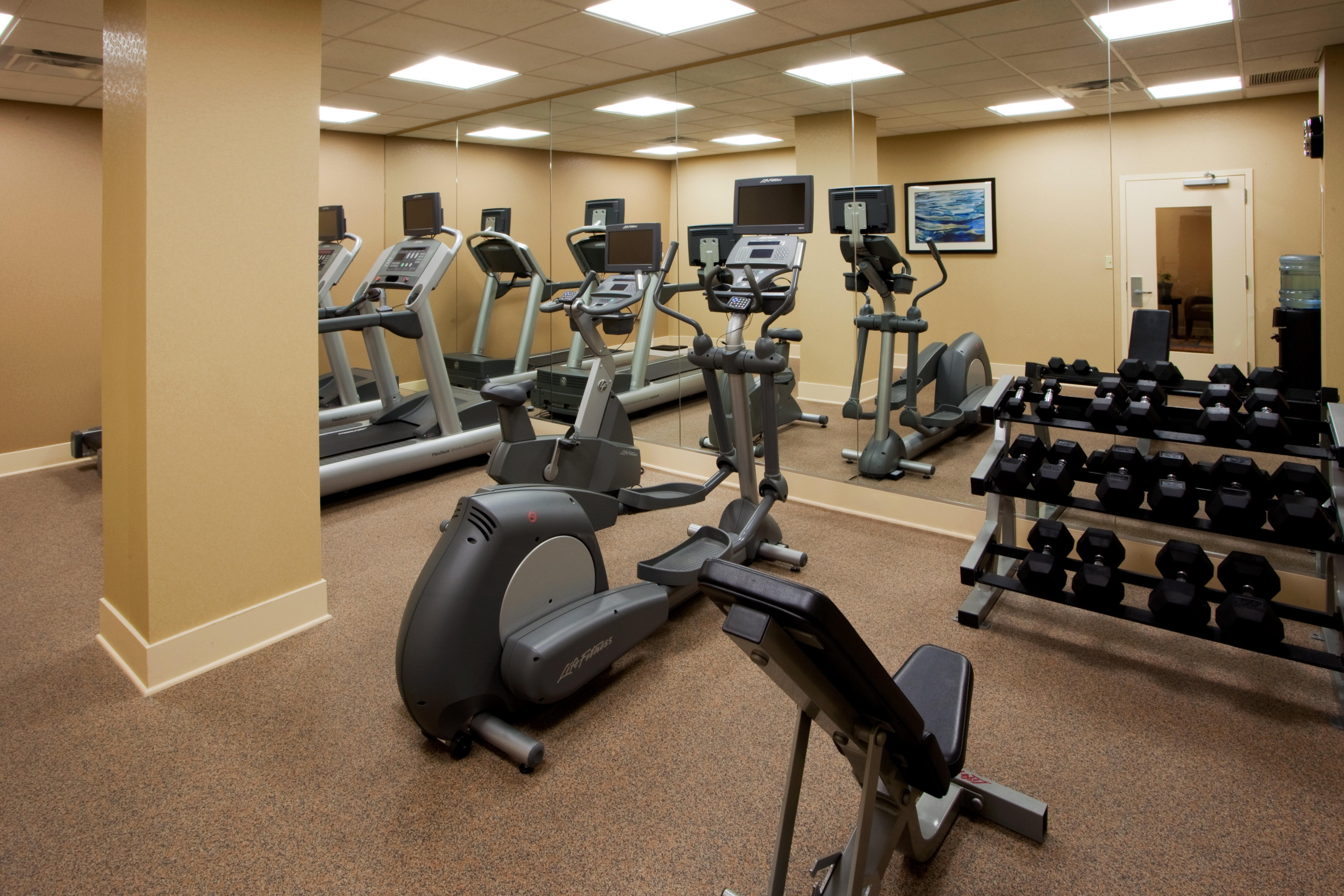 Holiday Inn Express Washington Dc Sw - Springfield By Ihg Exterior foto