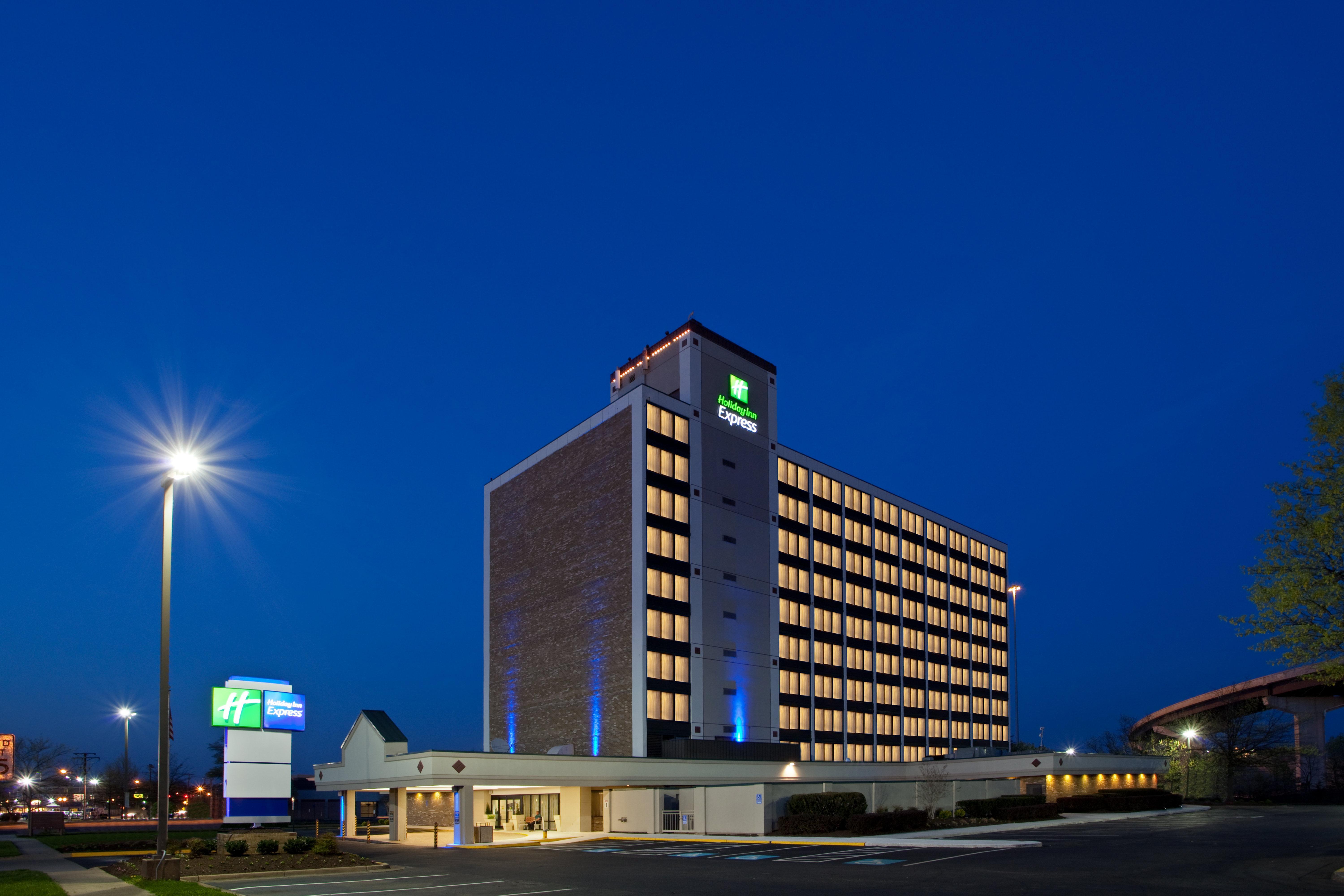 Holiday Inn Express Washington Dc Sw - Springfield By Ihg Exterior foto
