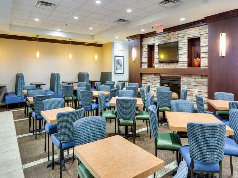 Holiday Inn Express Washington Dc Sw - Springfield By Ihg Exterior foto